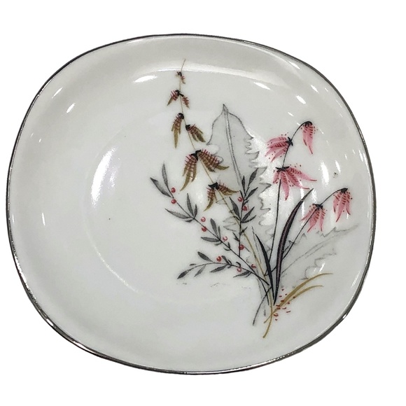 VINTAGE SCHWARZENHAMMER BAVERIA GERMANY FLORAL PLATES - SET OF 2 - Picture 9 of 15